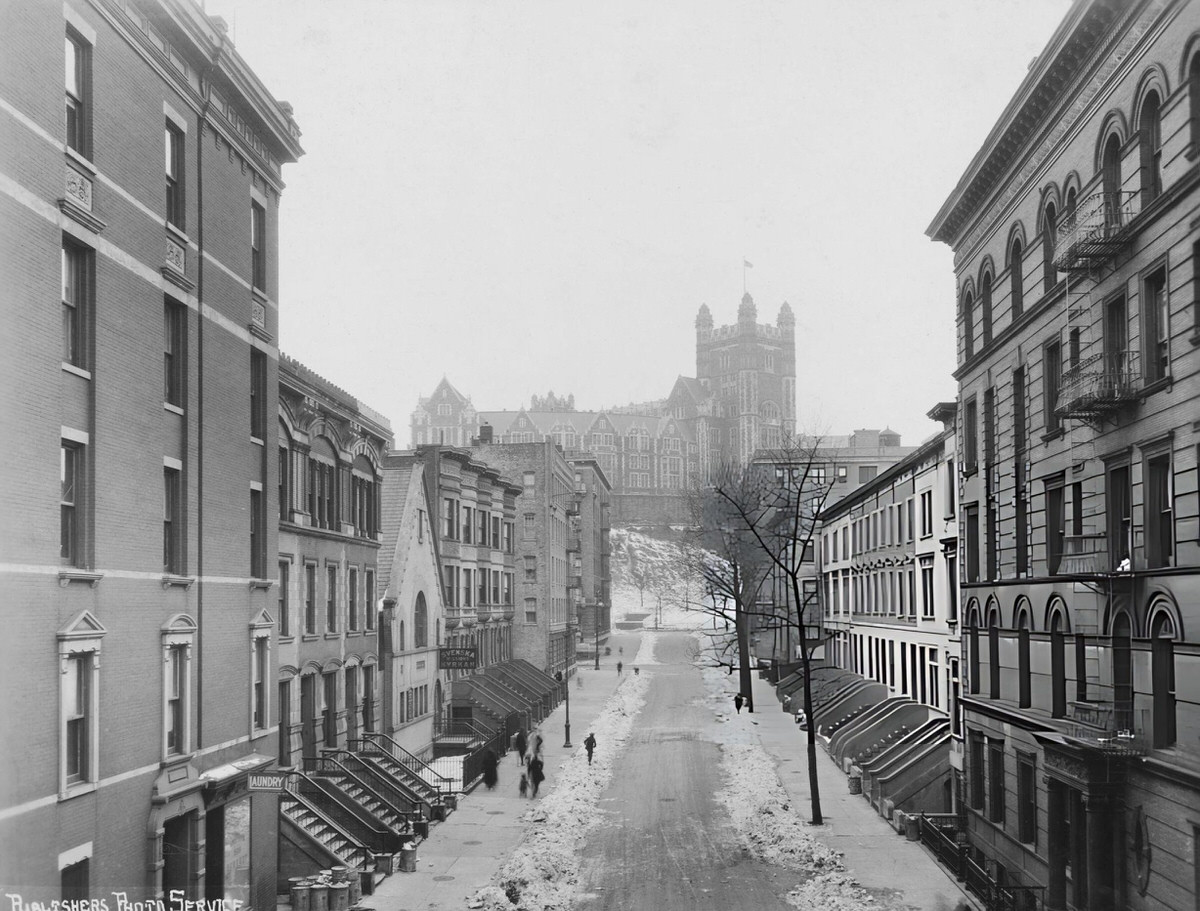 Street In Harlem, New York, 1920.