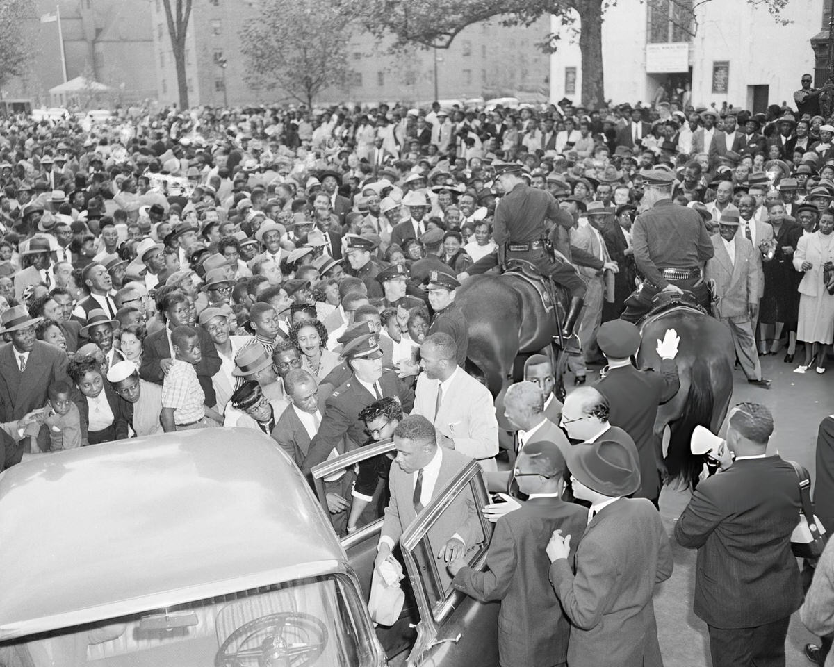 Crowd Gathered Outside The Williams Institutional C.m.e. Church To Protest The Emmett Till Verdict, Harlem, 1955.
