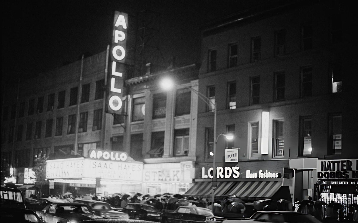 People Queuing For An Isaac Hayes Concert At The Apollo Theater, 1970.