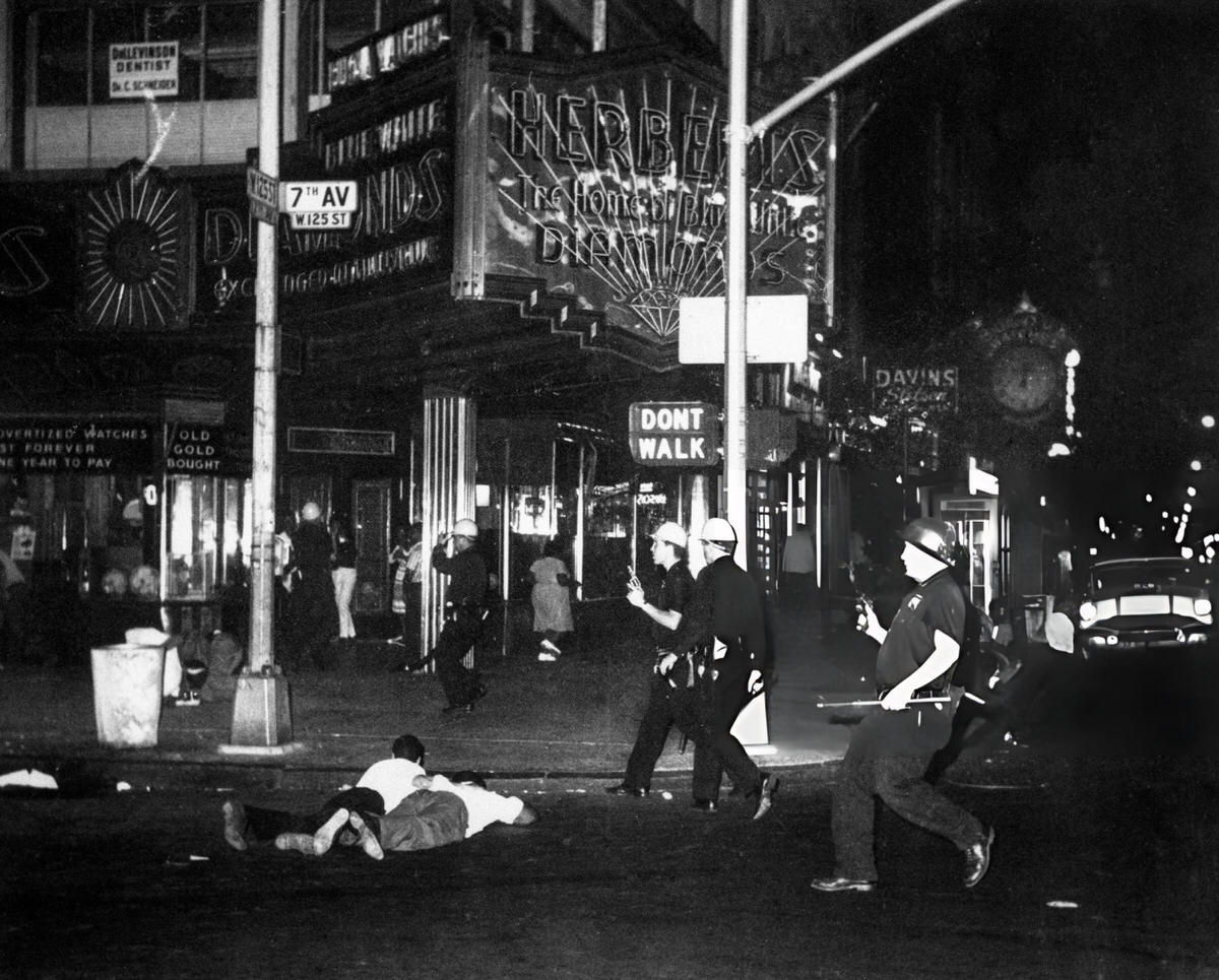 Police Officers With Drawn Revolvers At Herbert'S Jewelry Store At 125Th Street And 7Th Avenue, Harlem, 1964.