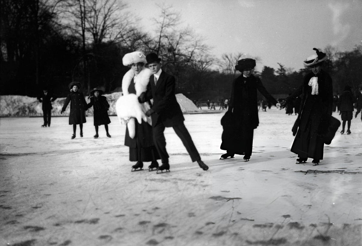 Couples Ice Skating In Central Park, New York, 1910S.