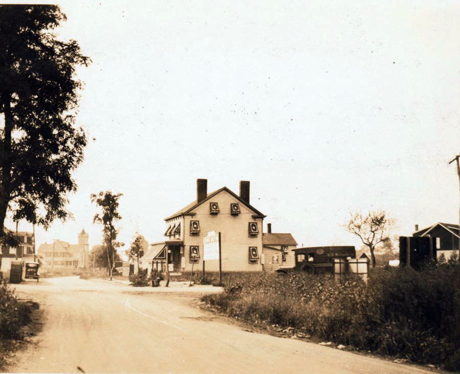 Charles Belz'S Inn At The Southwest Corner Of Farmers Avenue And Merrick Road, Springfield Manor, 1923.
