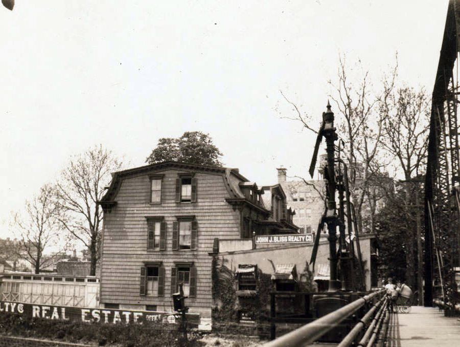 Union Hall Academy At 28 To 32 Union Hall Street.