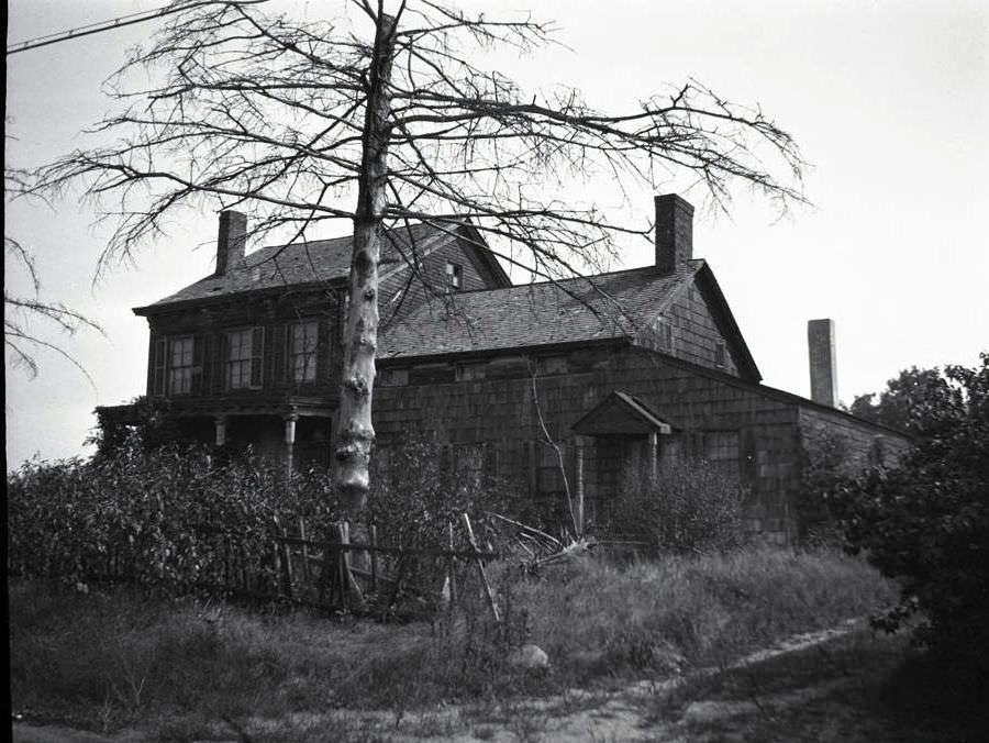 Charles Debevoise House On The East Side Of Farmers Avenue South Of Hilton Street, 1922.