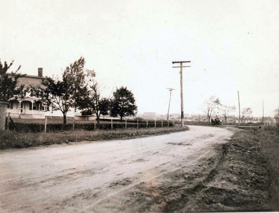 W. Jellinghaus House On The Southwest Side Of Hawtree Creek Road Near 130Th Street, 1922.