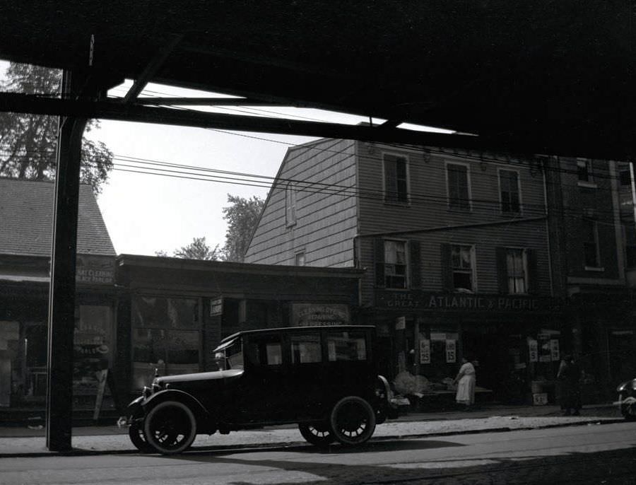 Atlantic And Pacific Tea Company And Samuel Hirst General Merchandise At 466 Fulton Street, 1922.