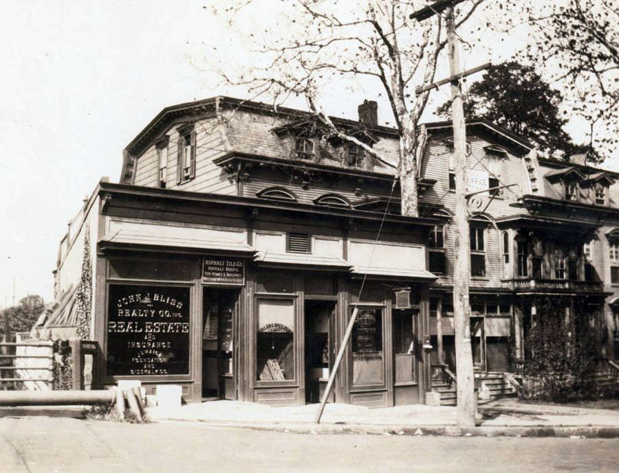 Union Hall Academy At 28 To 32 Union Hall Street, 1922.