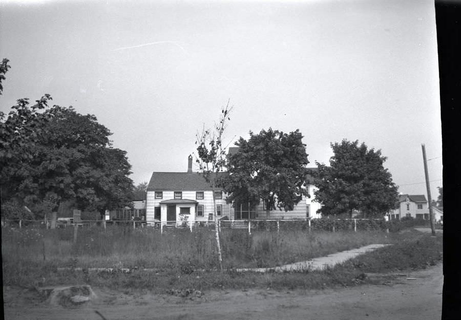 Daniel Murray House On The West Side Of Farmers Avenue South Of Merrick Road, 1923.