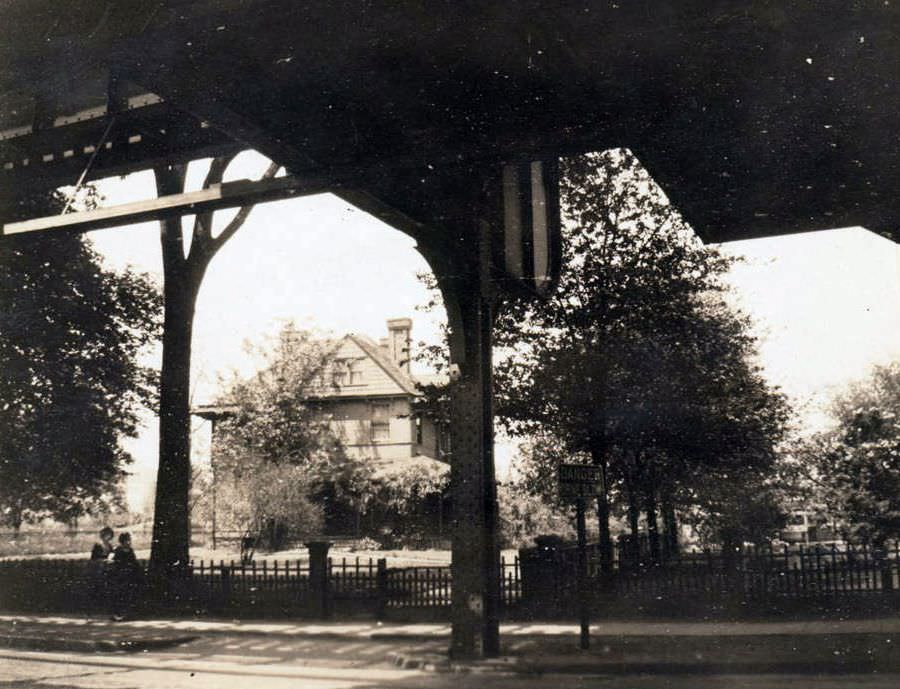 Belknap House On The North Side Of Jamaica Avenue Opposite 148Th Street, 1923.