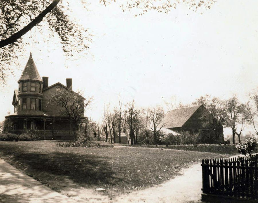 A.j. Debevoise House On The East Side Of Farmers Avenue South Of Atlantic Avenue, Hollis, 1923.