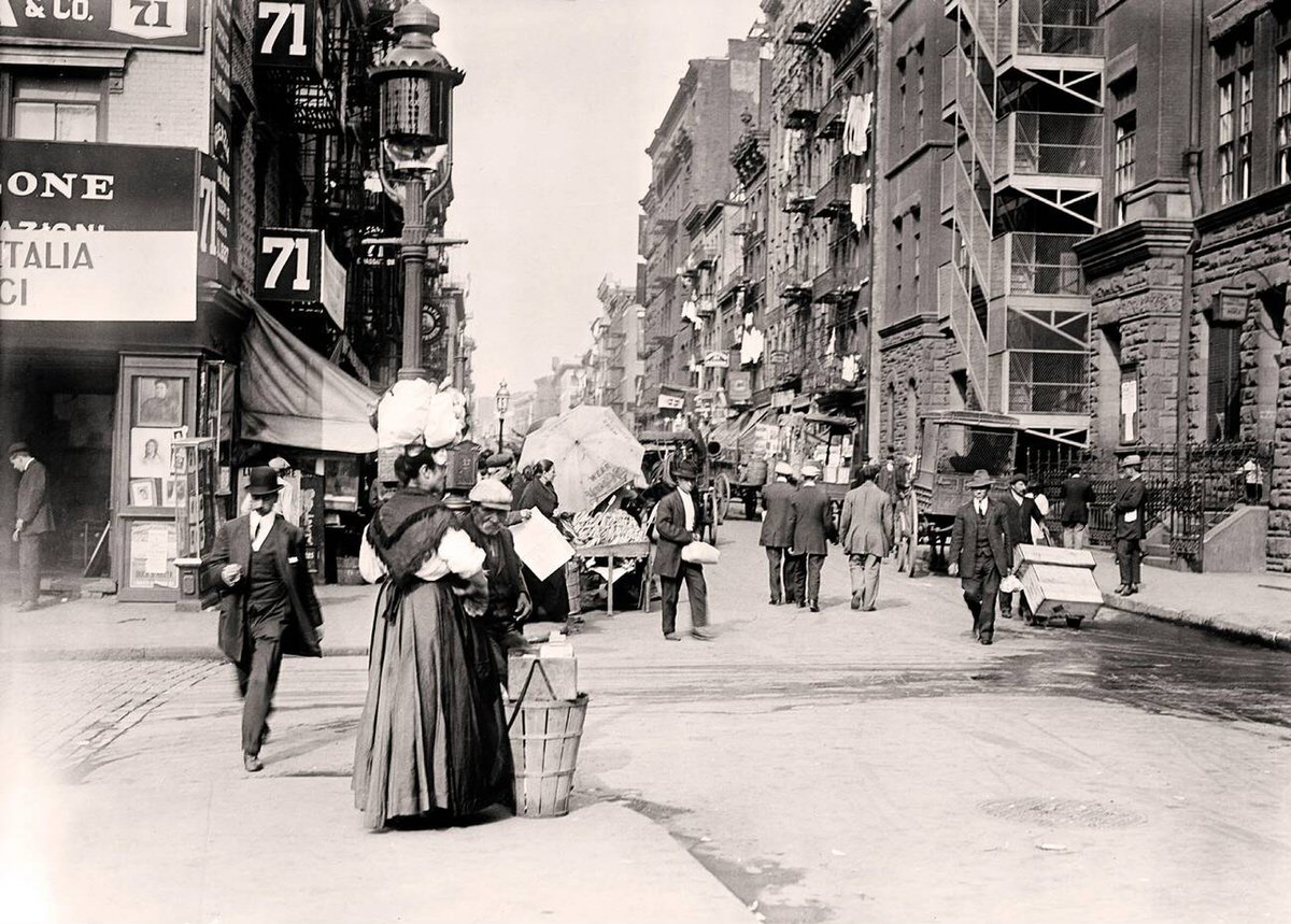 Italian Neighborhood On Mulberry Street, New York, 1900S.