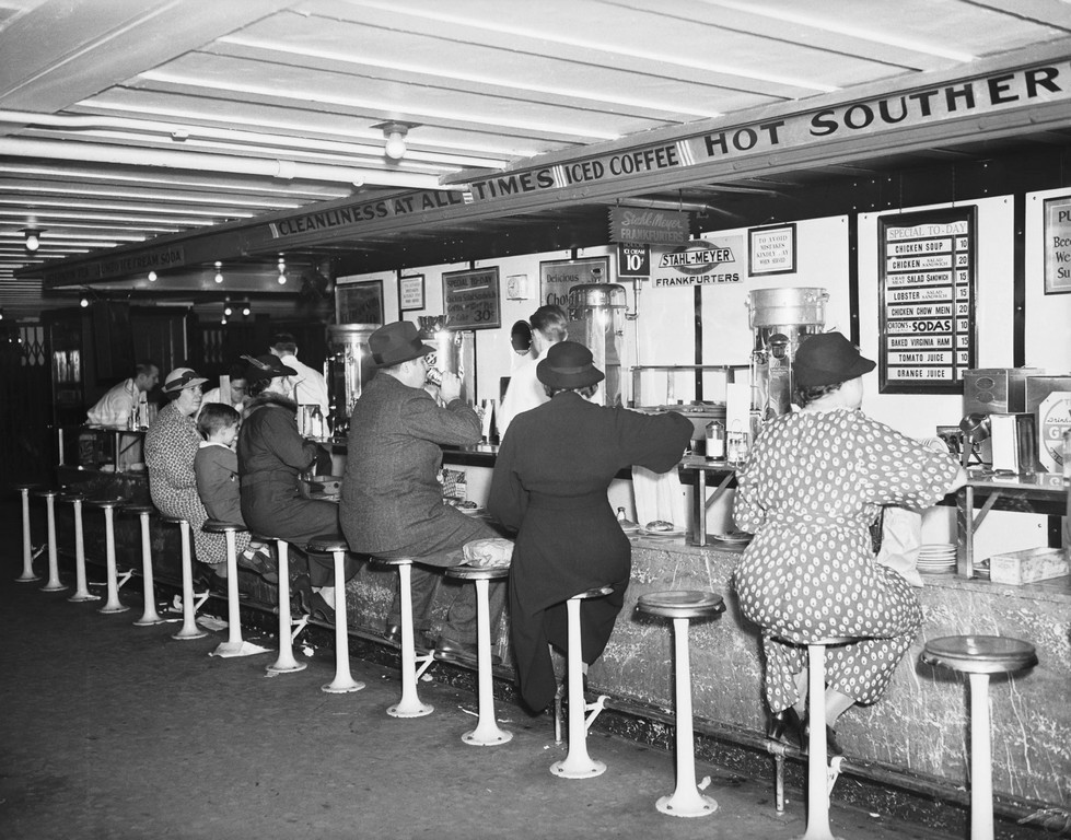 Subway Passengers Could Enjoy Food Without Leaving The Underground Stations.