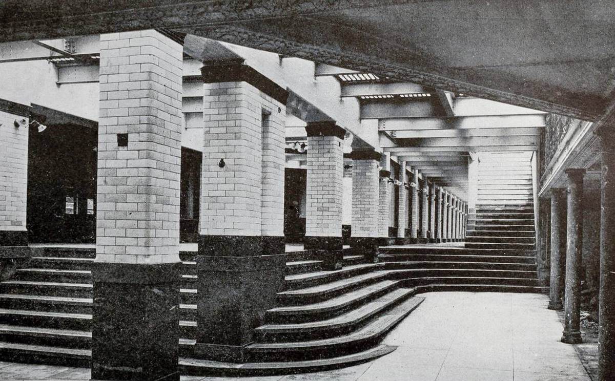Twenty-Third Street Station, New York, 1904.