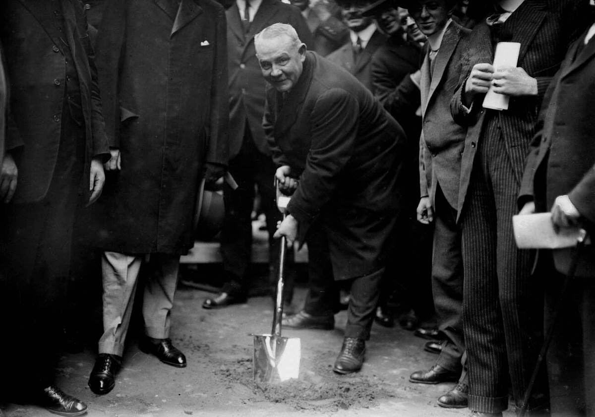 Edward Everett Mccall Breaking Ground For A Subway, New York, 1914.