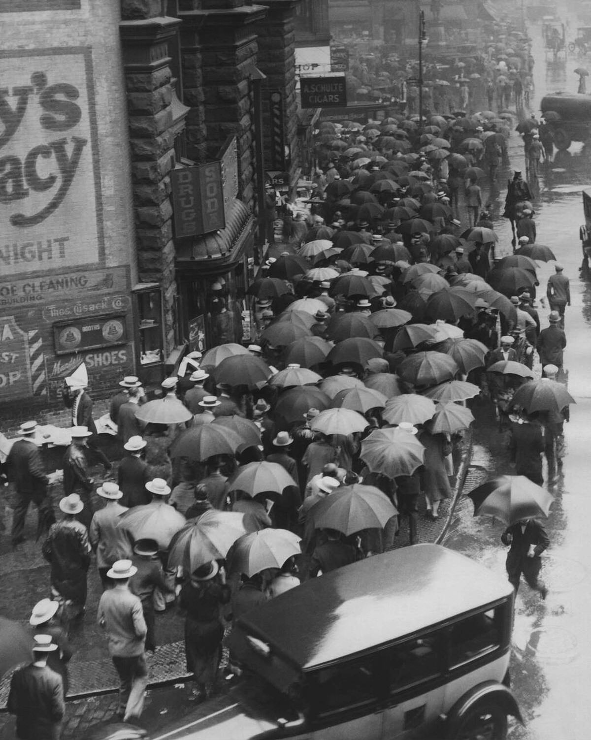 Pedestrians On Park Row During A Subway Strike, New York, 1926.