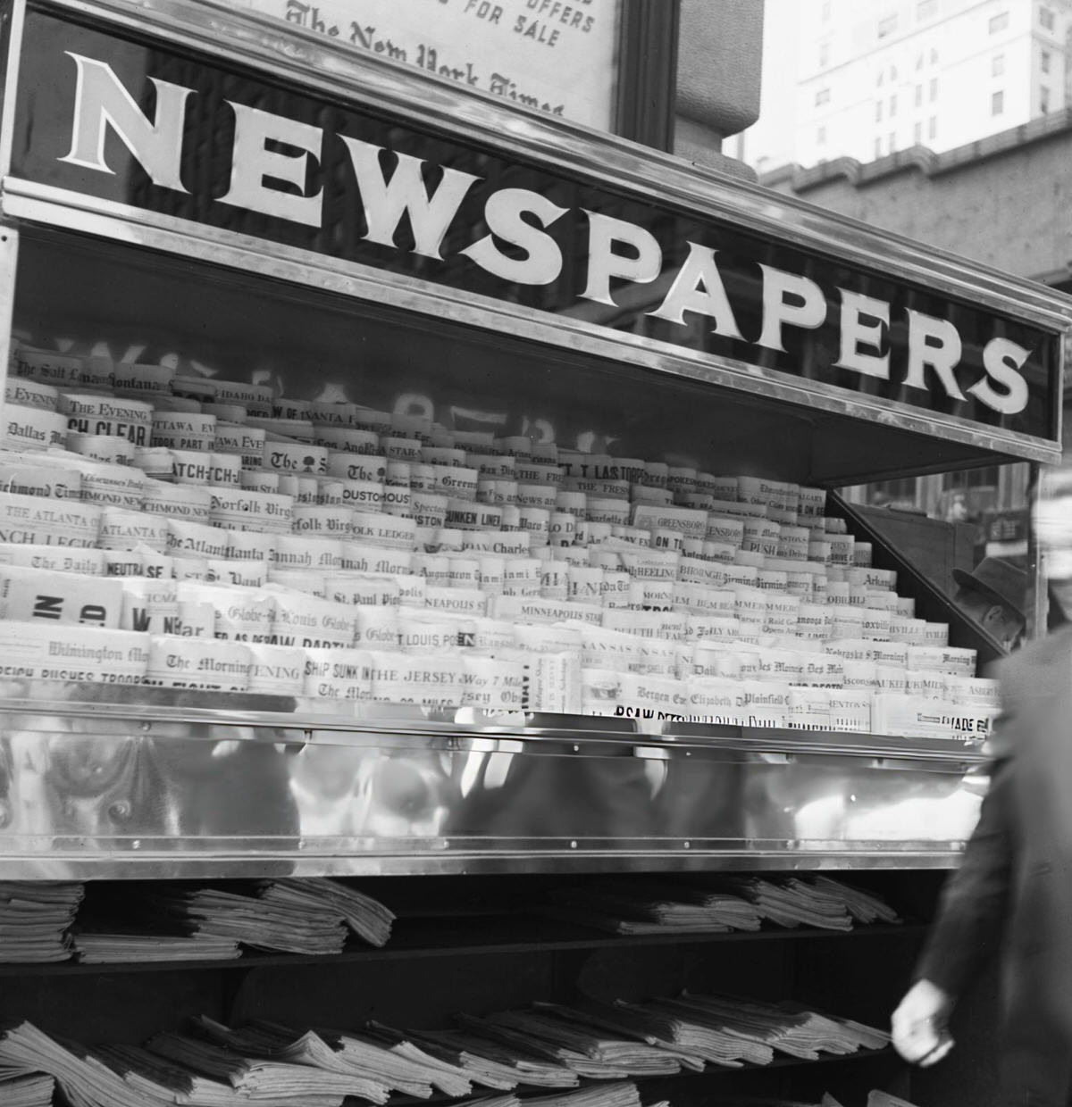 Newspaper Stand, New York, 1940.