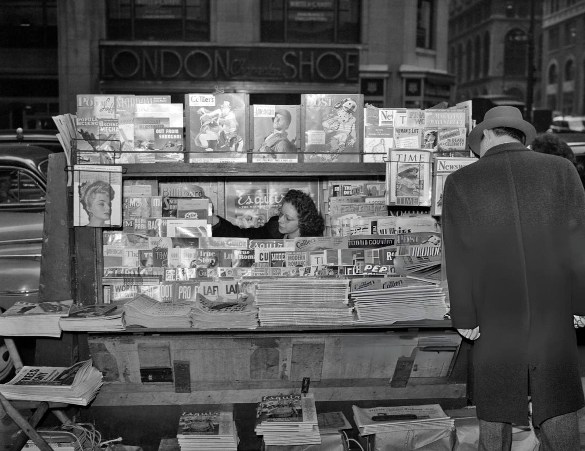 Magazine Newsstand At Night At 42Nd Street And Madison Avenue, New York, 1940S.