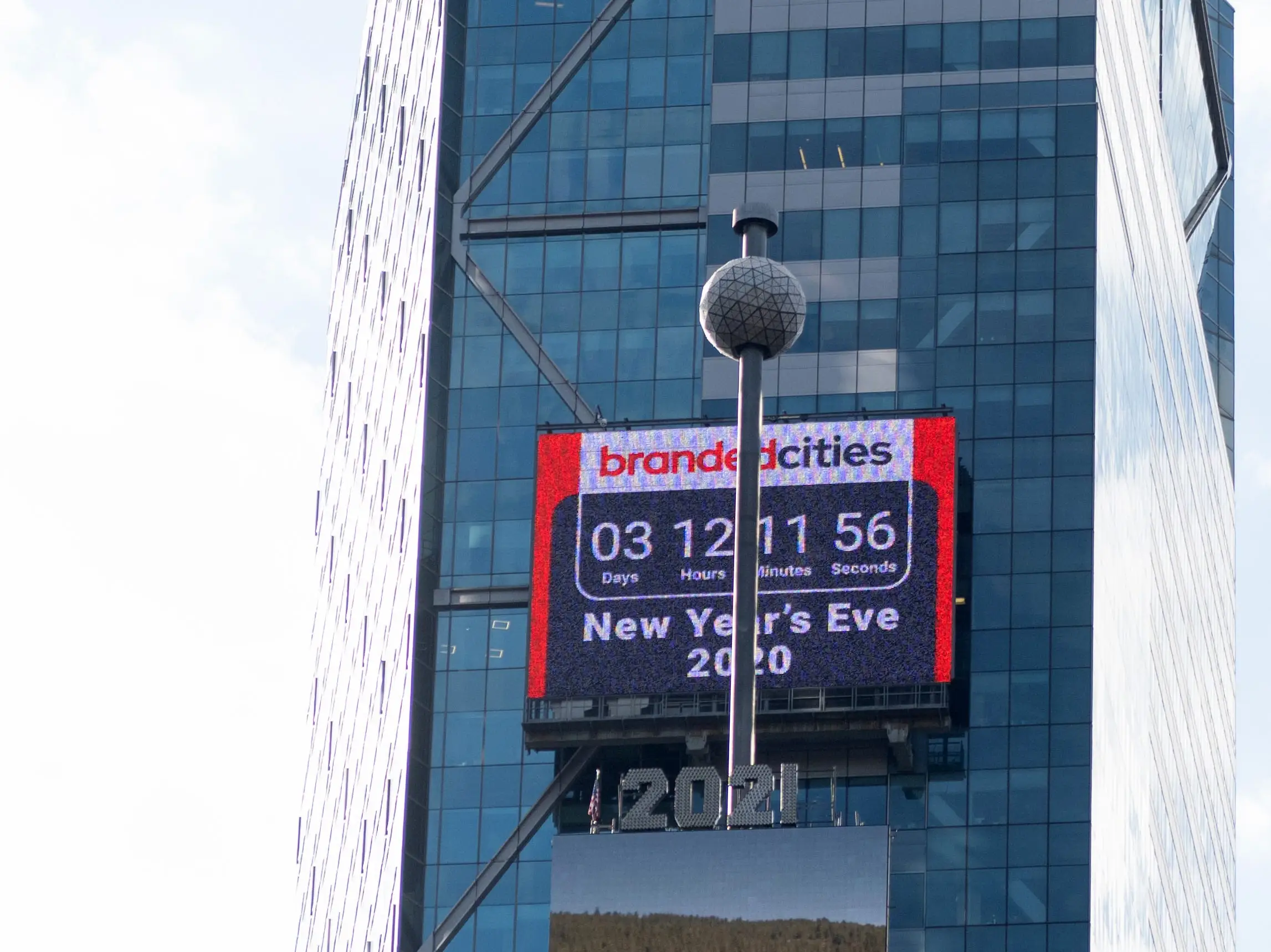 The 2021 New Year'S Eve Ball.