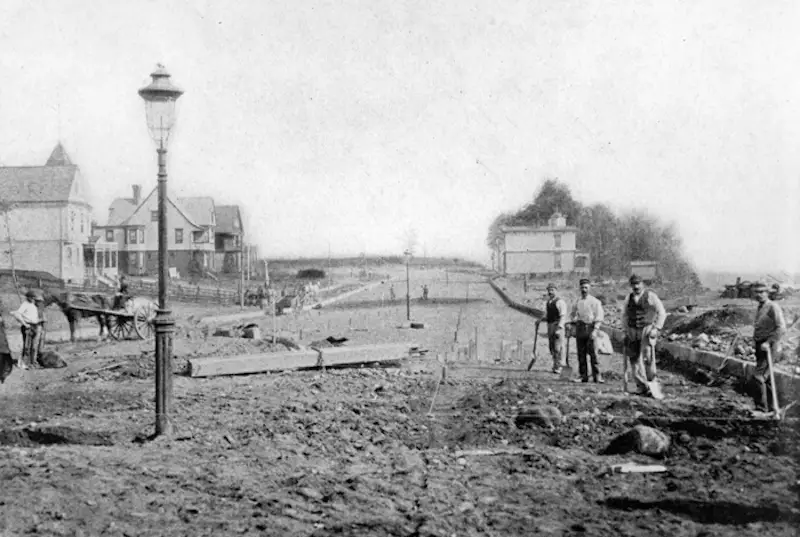 Workers Start The Extension Of New York'S Eastern Parkway In Brooklyn, 1896.