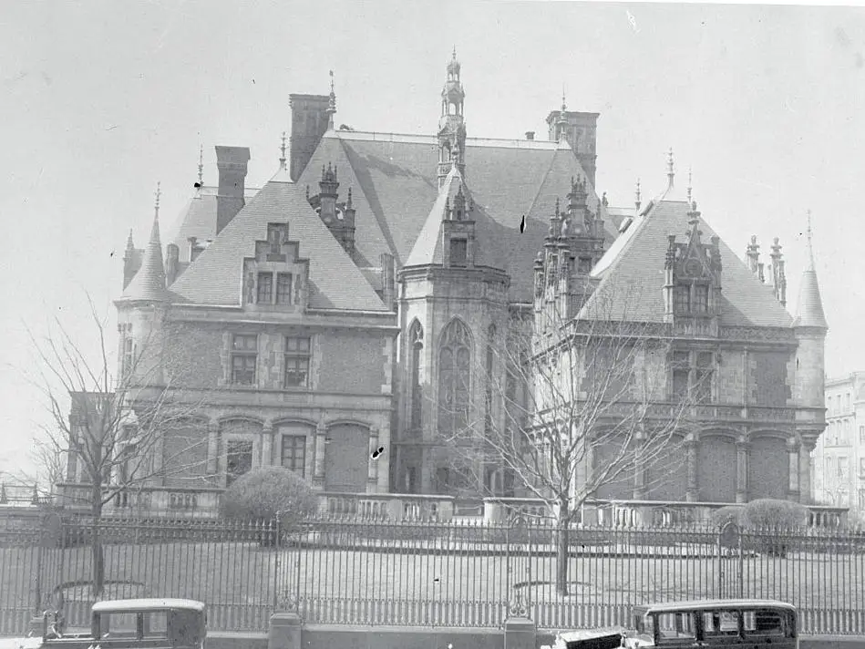 Charles M. Schwab House. Completed In 1905, Steel Magnate Charles M. Schwab'S House Measured 50,000 Square Feet.