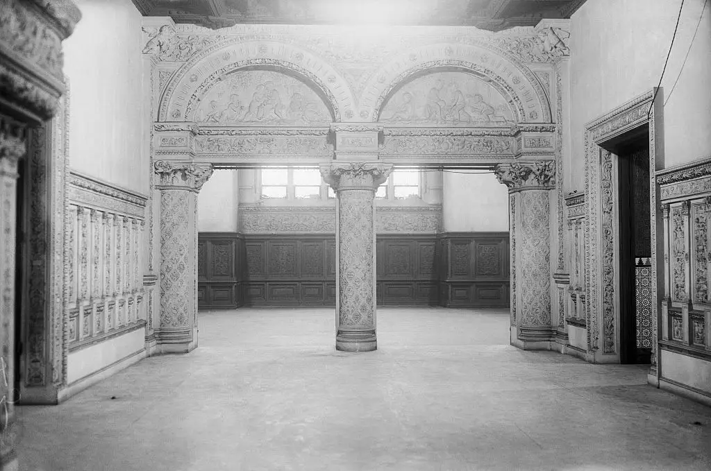 Arches In The Great Hall Of The Vanderbilt Mansion At 660 Fifth Avenue. The 60-Room, Three-Story Mansion Was Demolished In 1926.