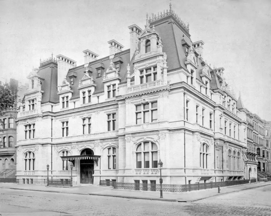 The Astor House At 840 Fifth Avenue. Richard Morris Hunt Designed A Double Mansion For The Astor Family At 840 And 841 Fifth Avenue In 1896.