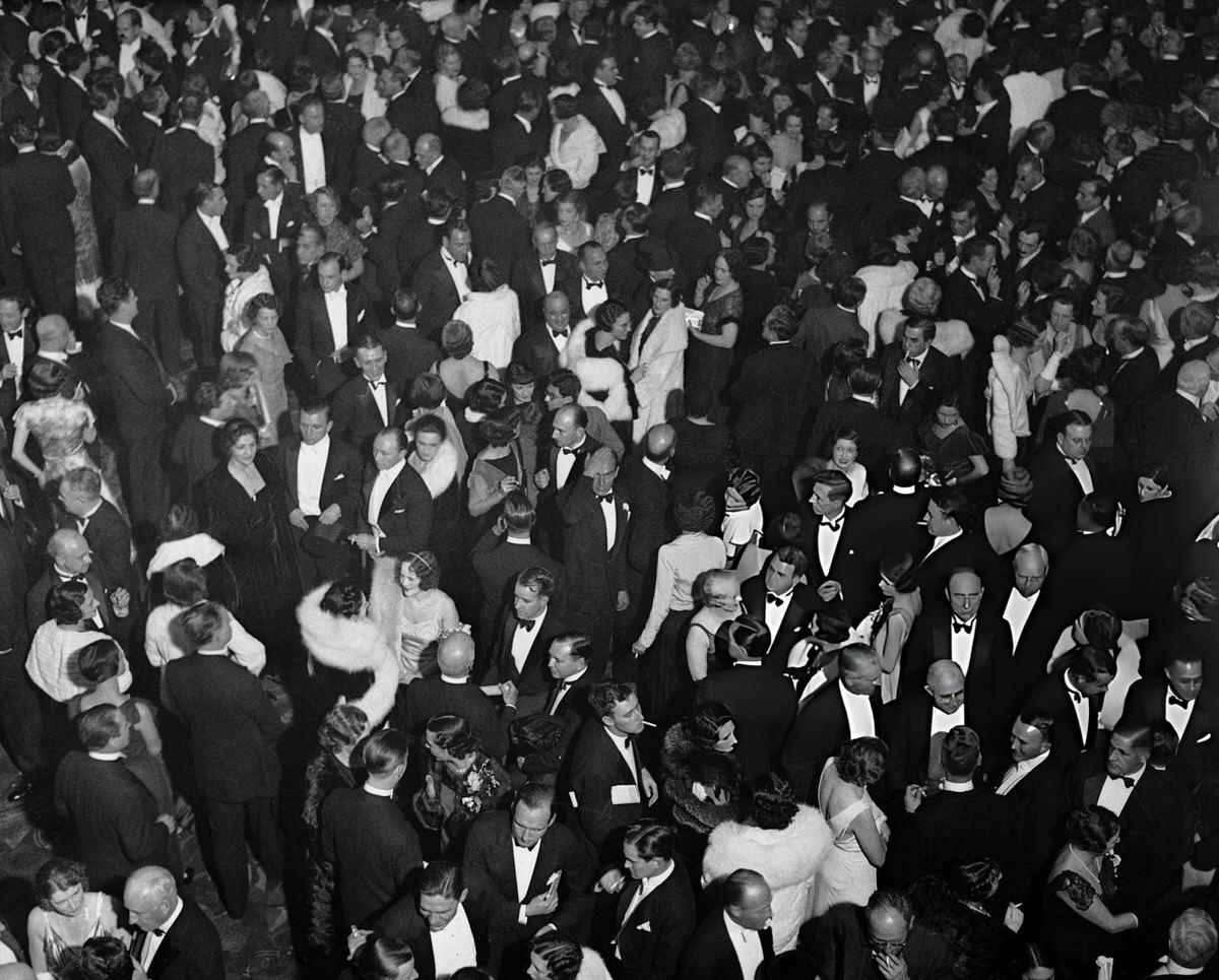 Crowds In Evening Attire In The Foyer Of Radio City Music Hall During Intermission Following The Formal Opening, New York, 1932.