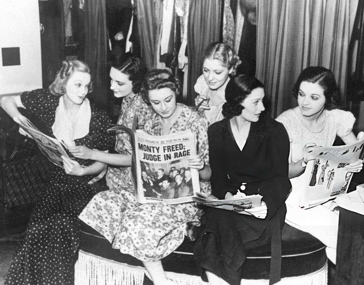 Rockette Lucille Bremer Relaxing With Other Dancers Backstage At Radio City Music Hall, New York.