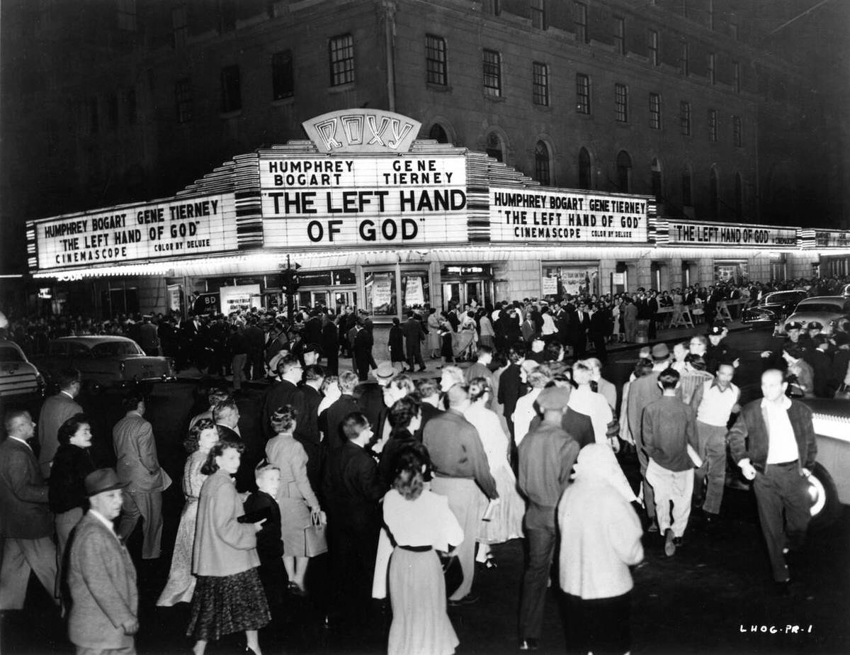 Roxy Theatre During The Premiere Of The Left Hand Of God, New York, 1955.