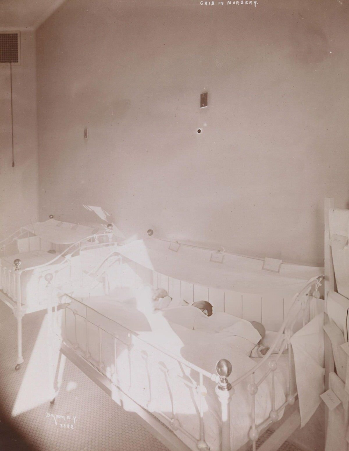 Crib In The Nursery At Sloane Maternity Hospital, New York, 1890S.