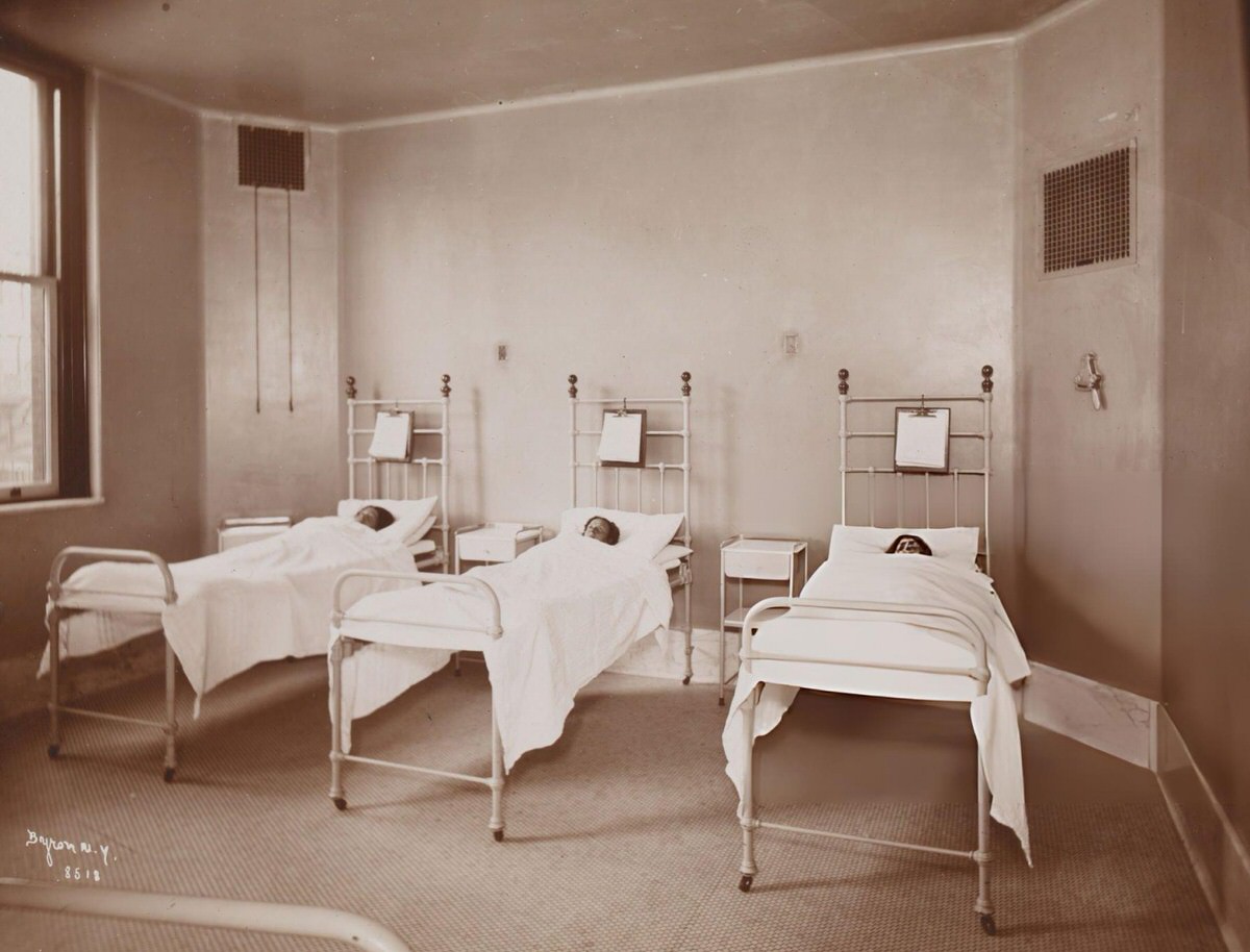 Ward With Patients At Sloane Maternity Hospital, New York, 1890S.