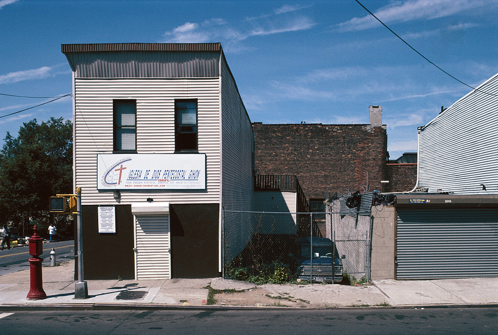 3339 Third Avenue, South Bronx, 2003.