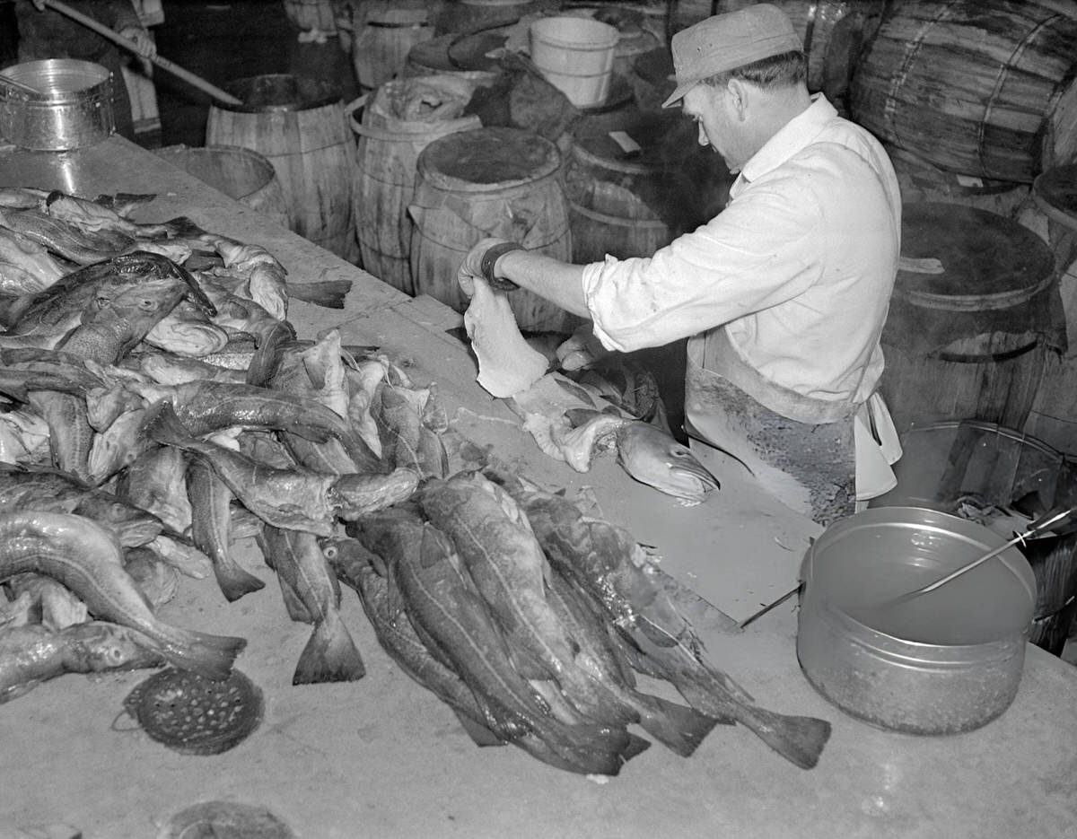 Congestion At Shipping Pier No. 16 And The Fulton Fish Market On South Street, New York.