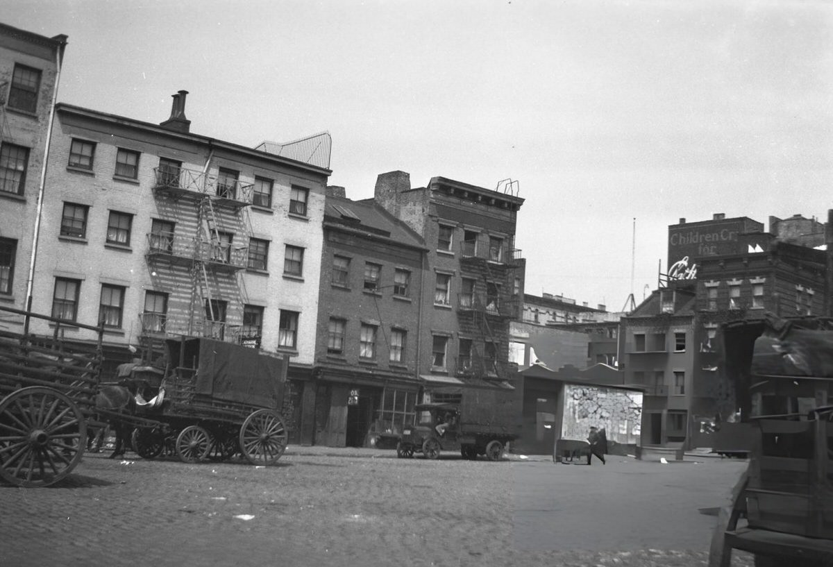 Horse-Drawn Delivery Carts On The Cobbled Street At 20 Catherine Street West Of South Street, Lower Manhattan, 1920S.