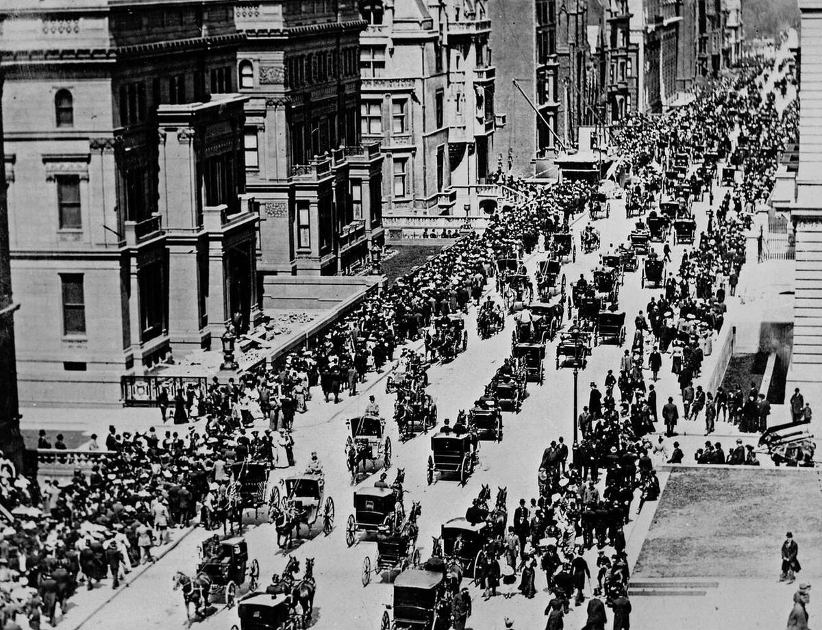 Horse-Drawn Traffic And Automobiles On Fifth Avenue On Easter Morning, New York, 1900.