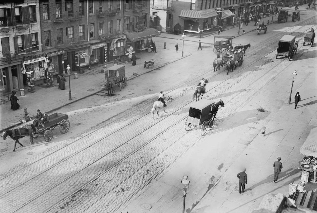 Horse-Drawn Carts At Eleventh Avenue And 28Th Street, New York, 1900.