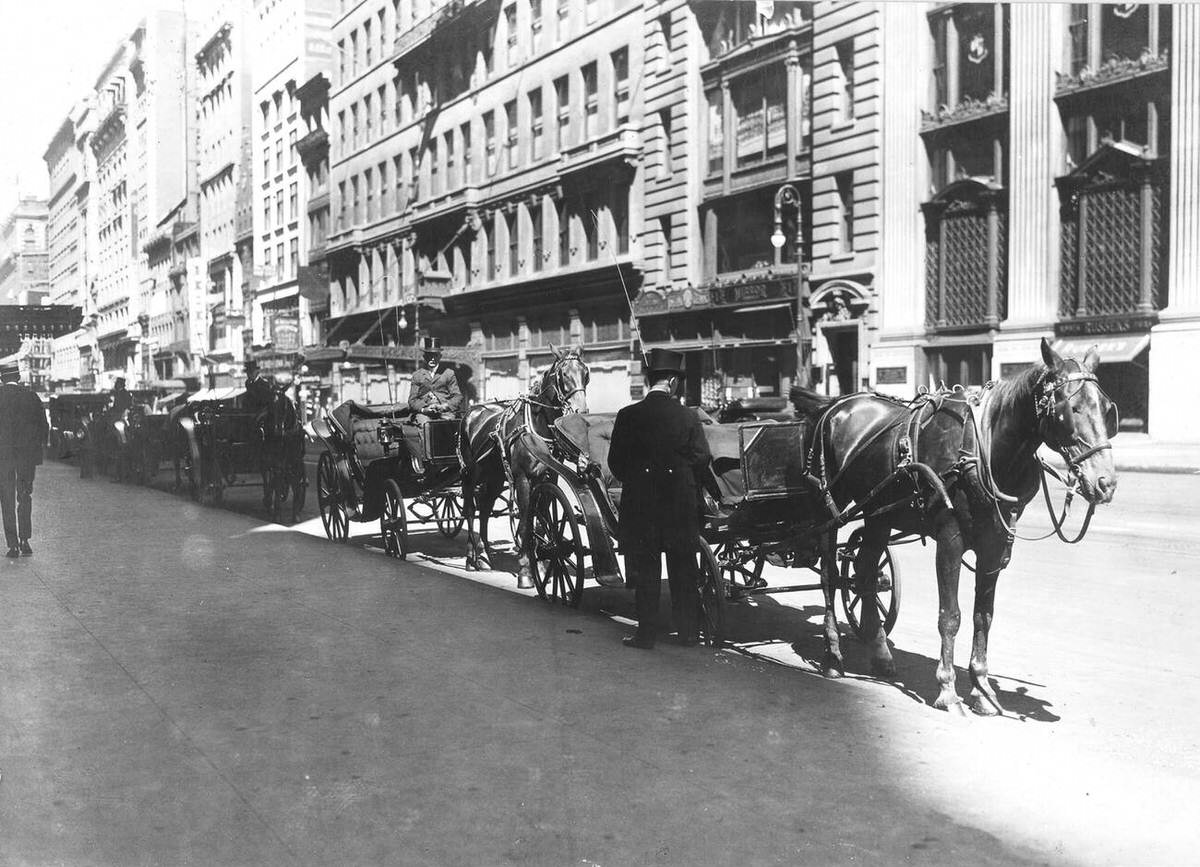 Horse-Drawn Cabs In Service During Gasless Sundays, New York, 1918.