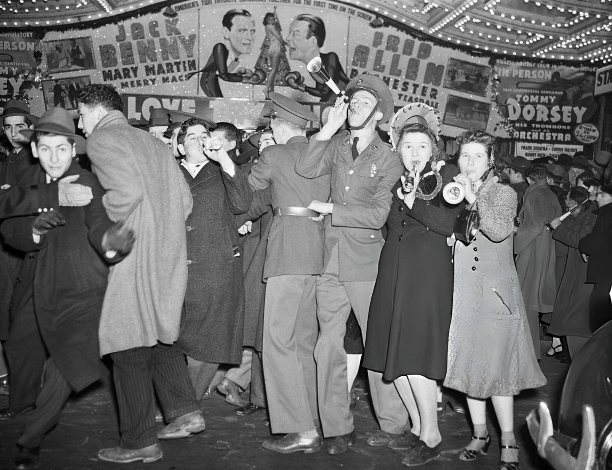 New Year'S Eve Celebration On The Great White Way, New York, 1940.