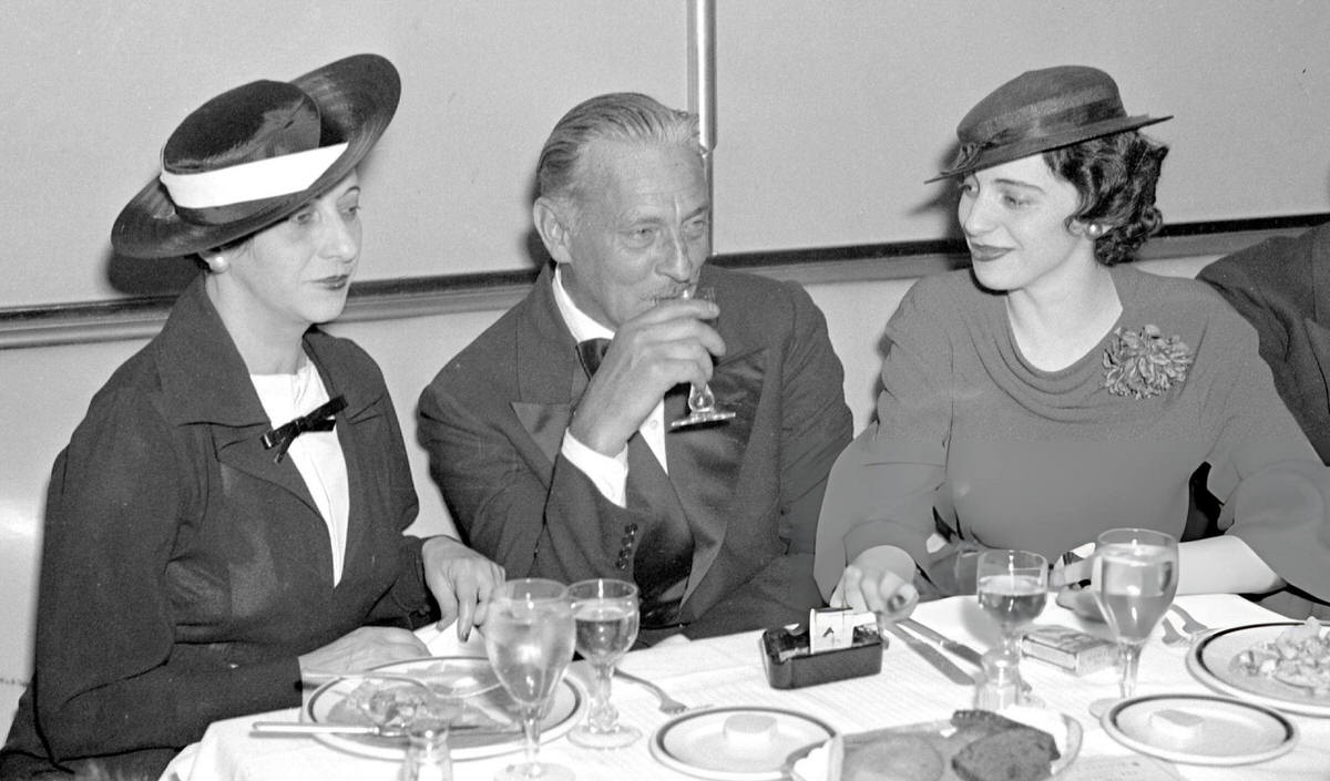 John Barrymore With Ernestine Barrie And Elaine Barrie At The Stork Club, New York, 1937.