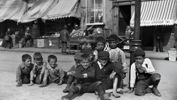 Mulberry Bend Turn Of The Century
