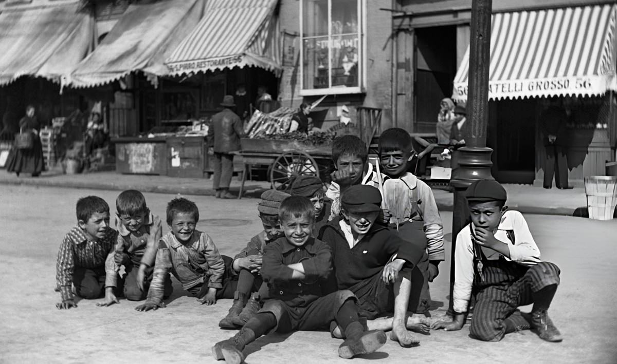 Mulberry Bend Turn Of The Century