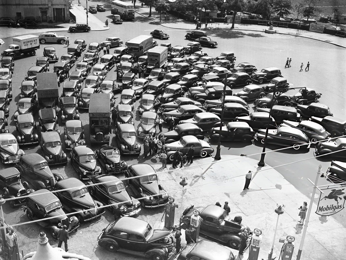 Automobiles Lined Up At A Gas Station During Wartime Fuel Rationing, New York, 1940S.