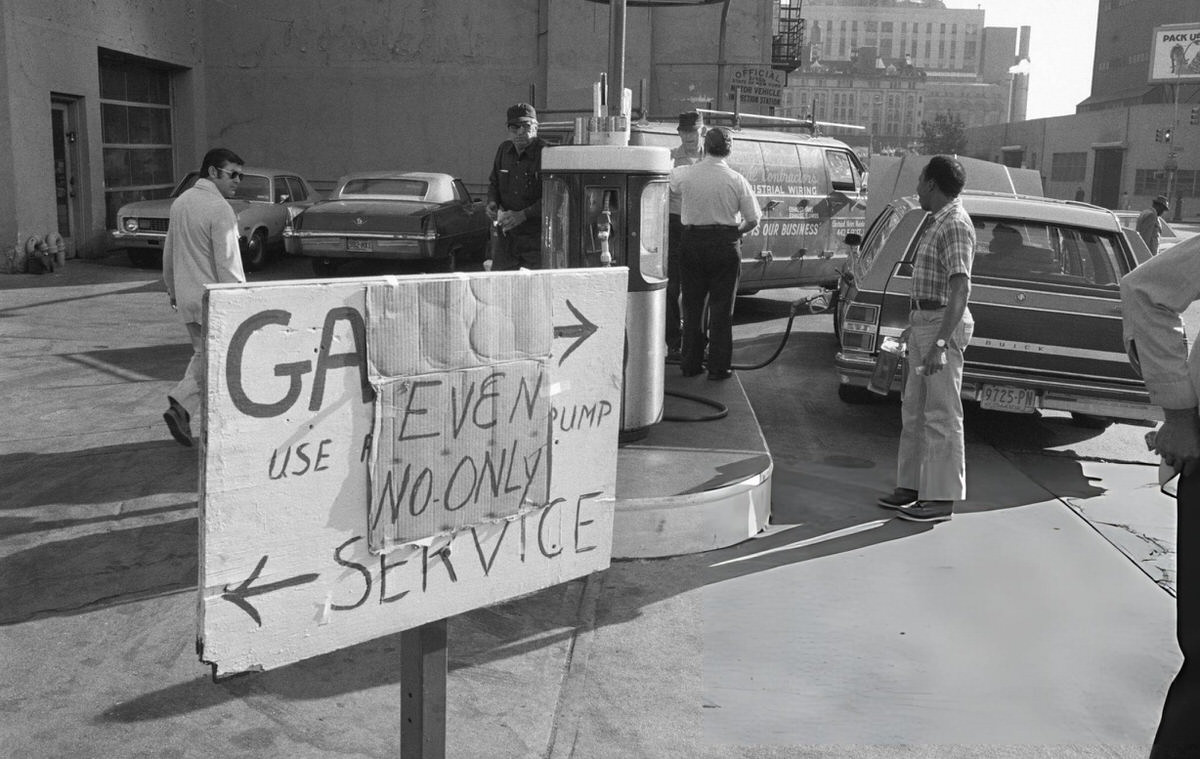 Cars Waiting For Fuel On The First Day Of The Odd-Even Rationing Plan At 33Rd Street And First Avenue, New York, 1979.