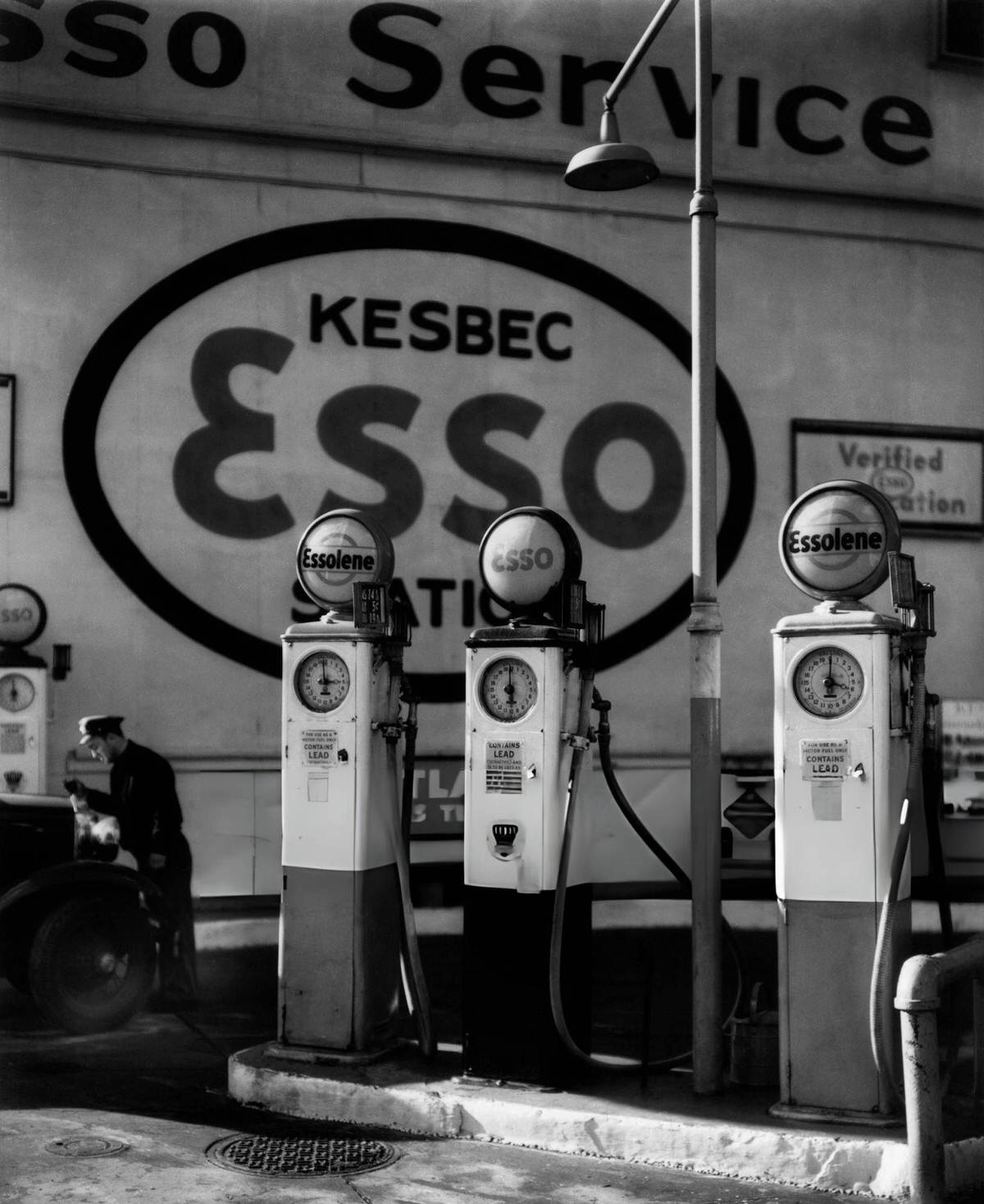 Esso Gas Station, New York, 1936.