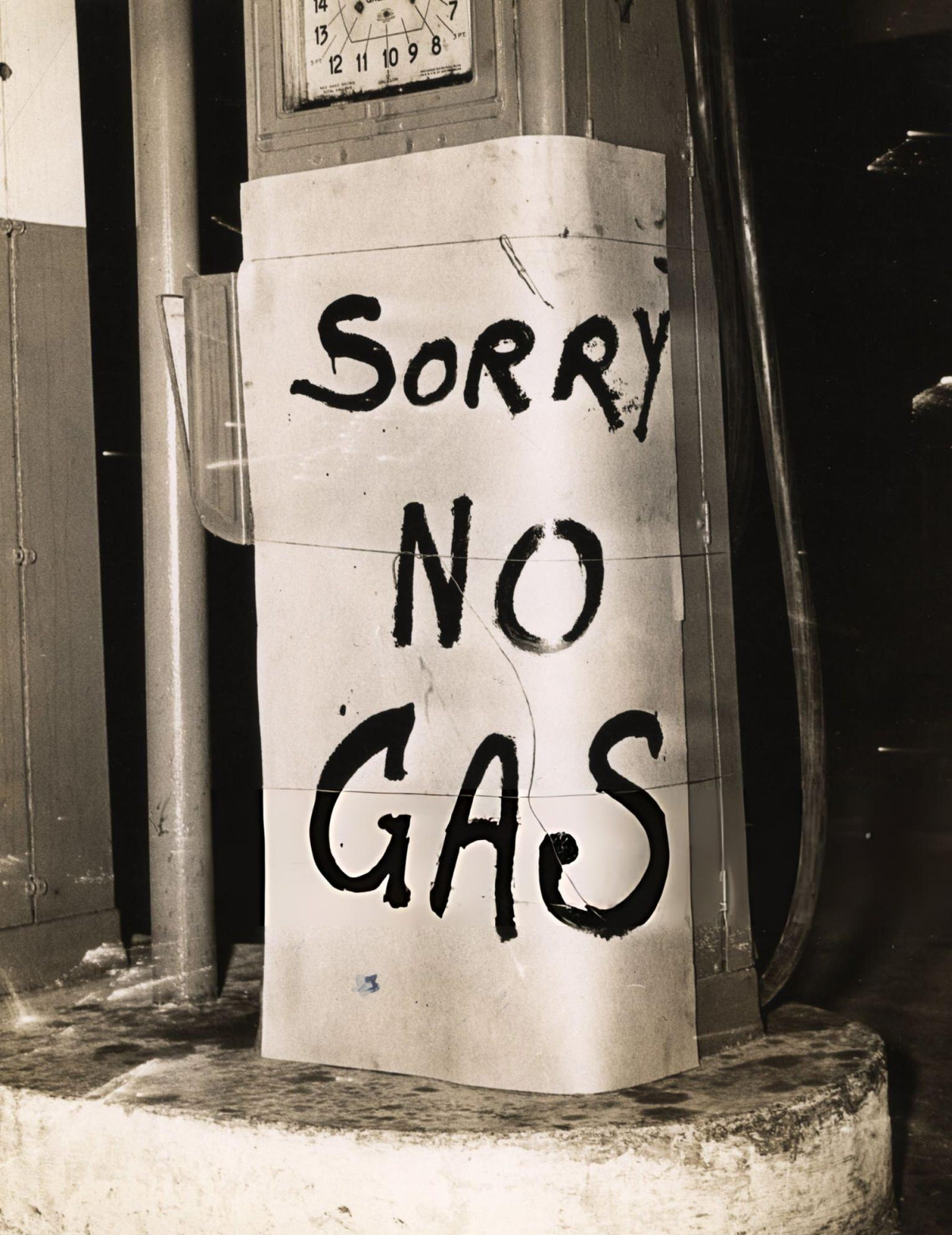 Sign Reading &Amp;Quot;Sorry No Gas&Amp;Quot; At A Fuel Pump On First Avenue And 33Rd Street, New York, 1943.