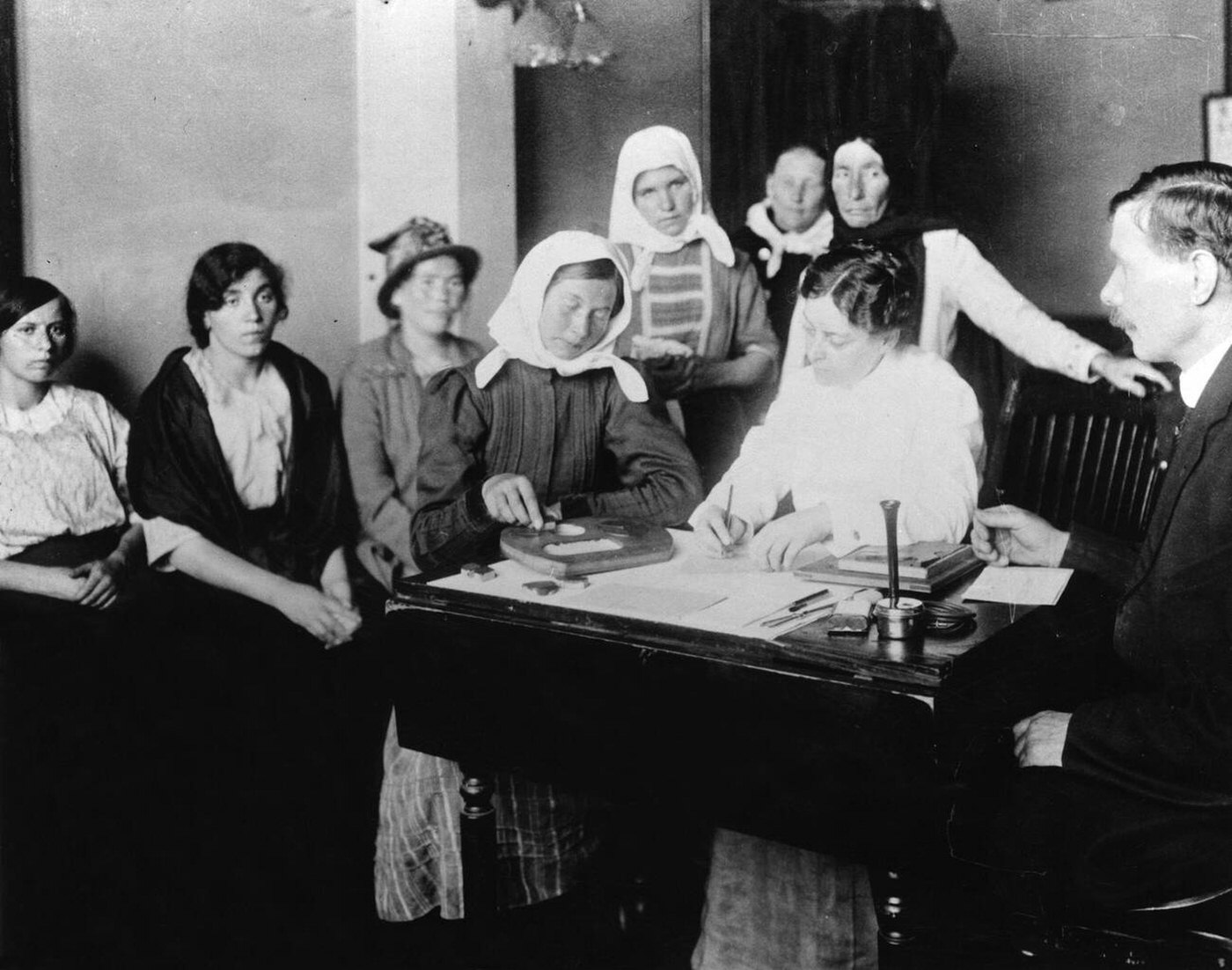 Potential Immigrant Doing A Puzzle As Part Of A Mental Examination At Ellis Island, 1923