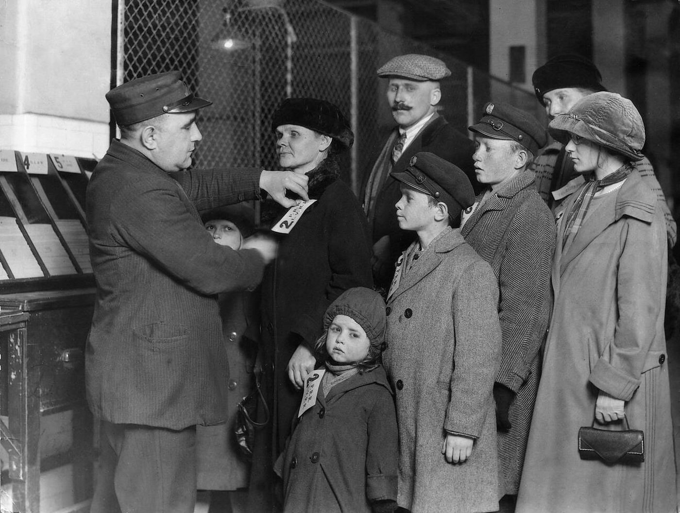 Registration Of Immigrants At Ellis Island, 1928