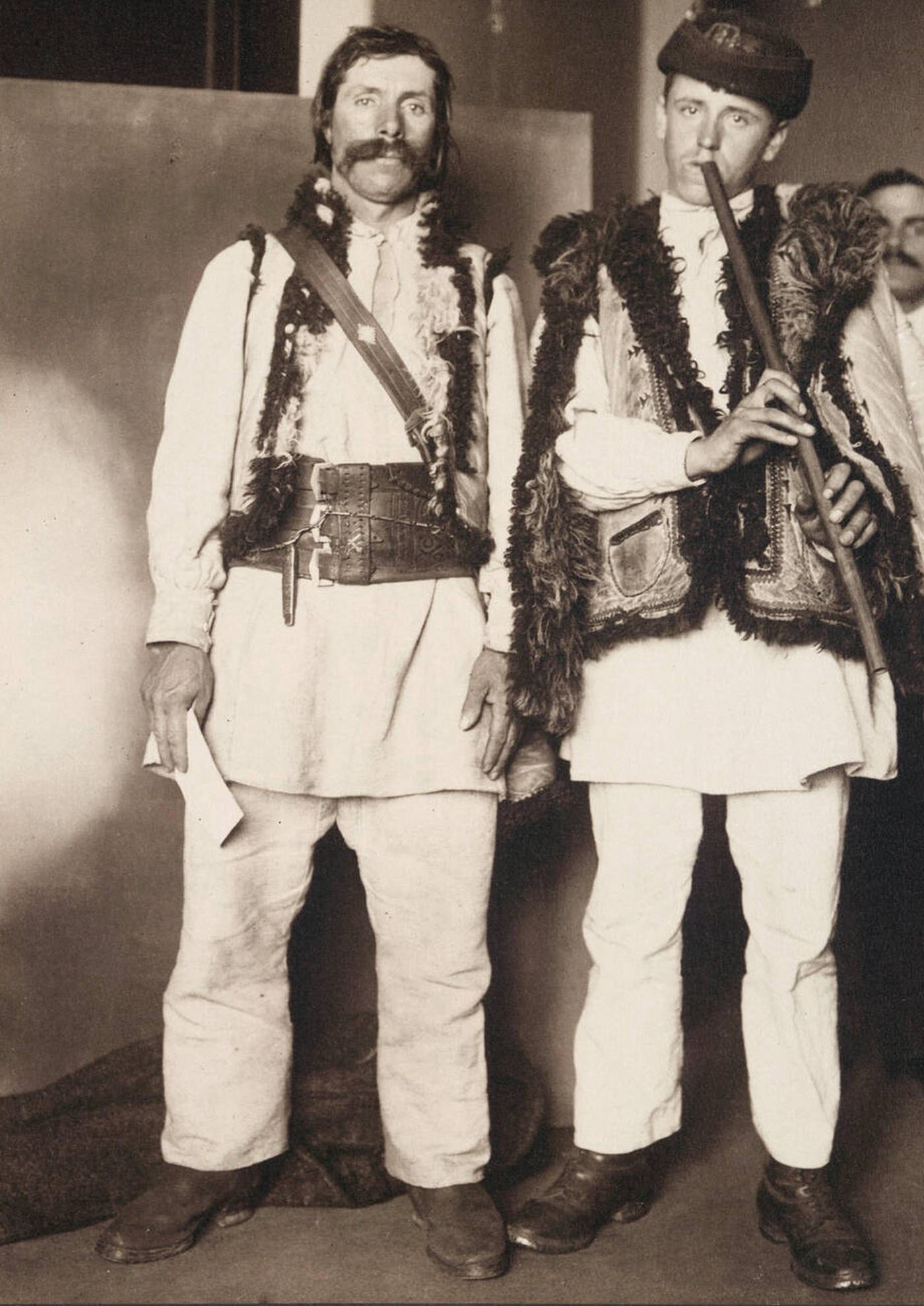 Pipers At Ellis Island, 1902