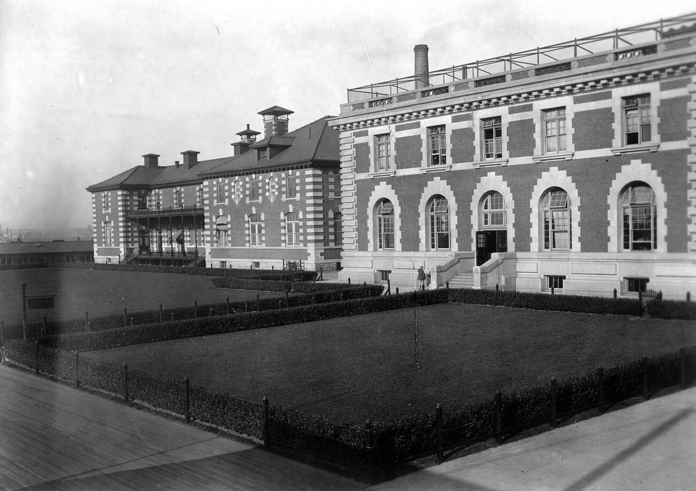 Plots Of Grass And Walkways Surrounding The Ellis Island Immigration Inspection Station, 1907