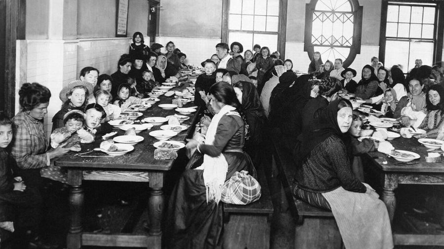 Ellis Island Immigrants Early 1900S